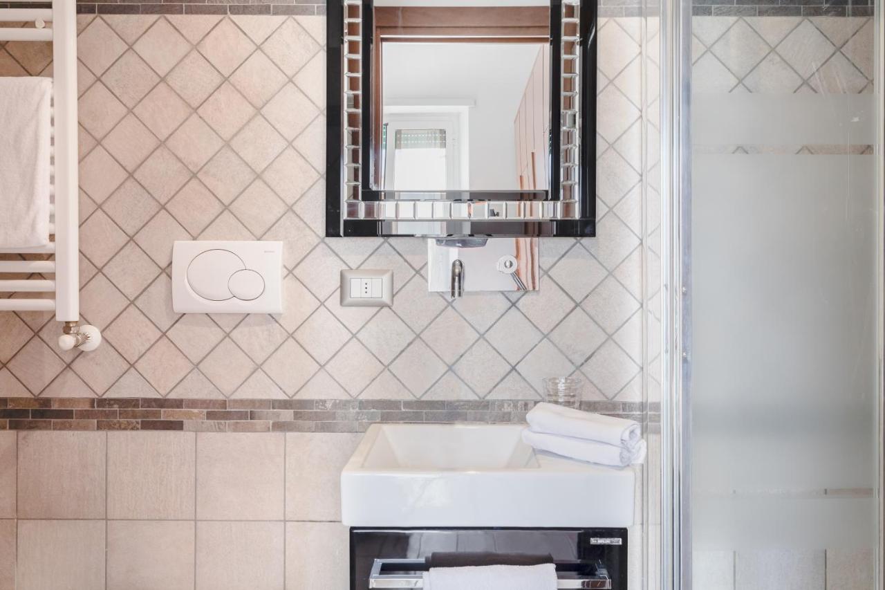 Casa Flo Apartment โรม ภายนอก รูปภาพ